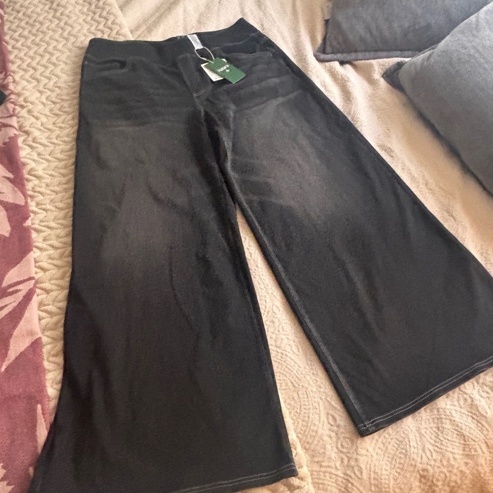 HALARA Black Flare Wide-Leg Jeans